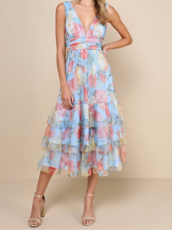 Lulus Dresses & Skirts - Lulu’s Floral V-Neck Tiered Midi Dress in Light Blue